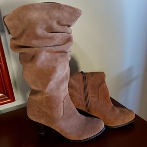 BCBG Paris boots size 6.5